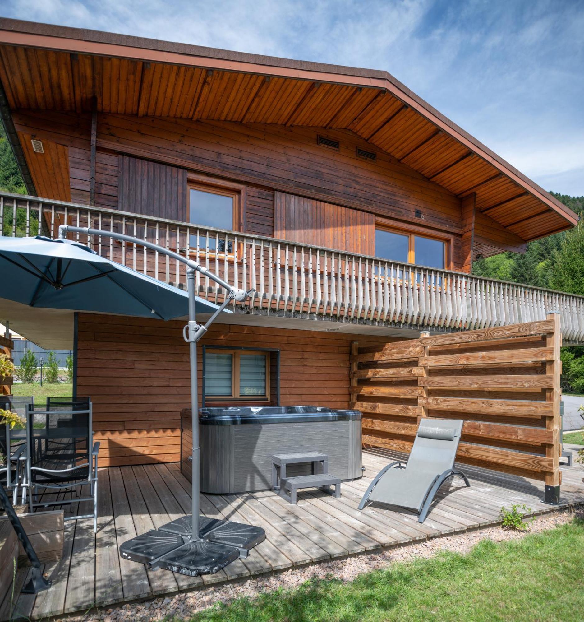 Chalets Du Bouchot & Jacuzzi Privatif Proximite Gerardmer & La Bresse Rochesson Exterior photo